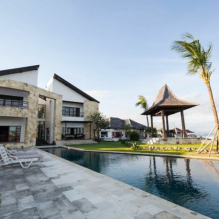 Suarti Resort, Villas & Gallery Ketewel Exteriör bild