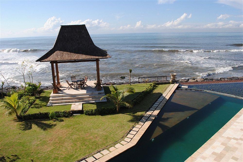 Suarti Resort, Villas & Gallery Ketewel Exteriör bild