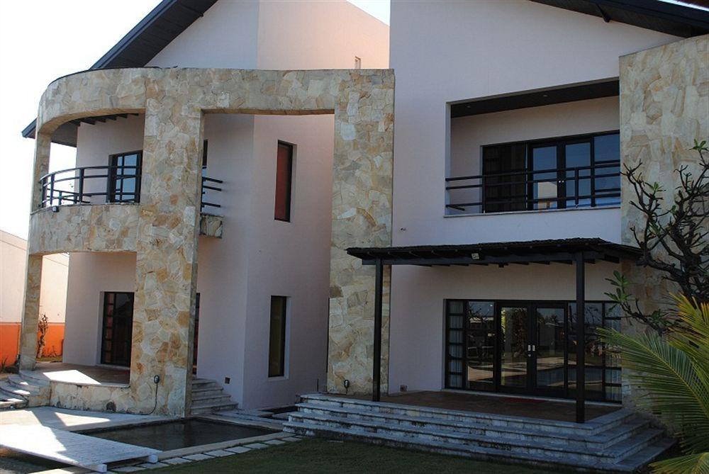 Suarti Resort, Villas & Gallery Ketewel Exteriör bild