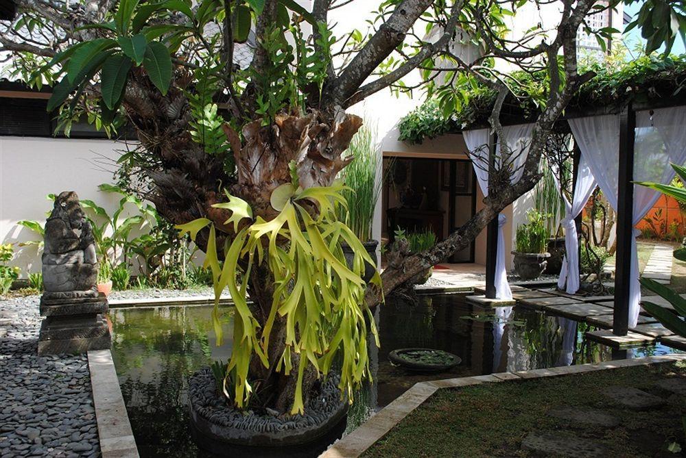 Suarti Resort, Villas & Gallery Ketewel Exteriör bild