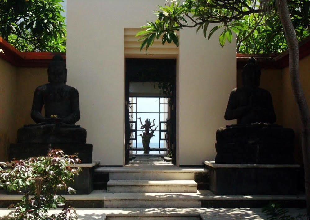 Suarti Resort, Villas & Gallery Ketewel Exteriör bild