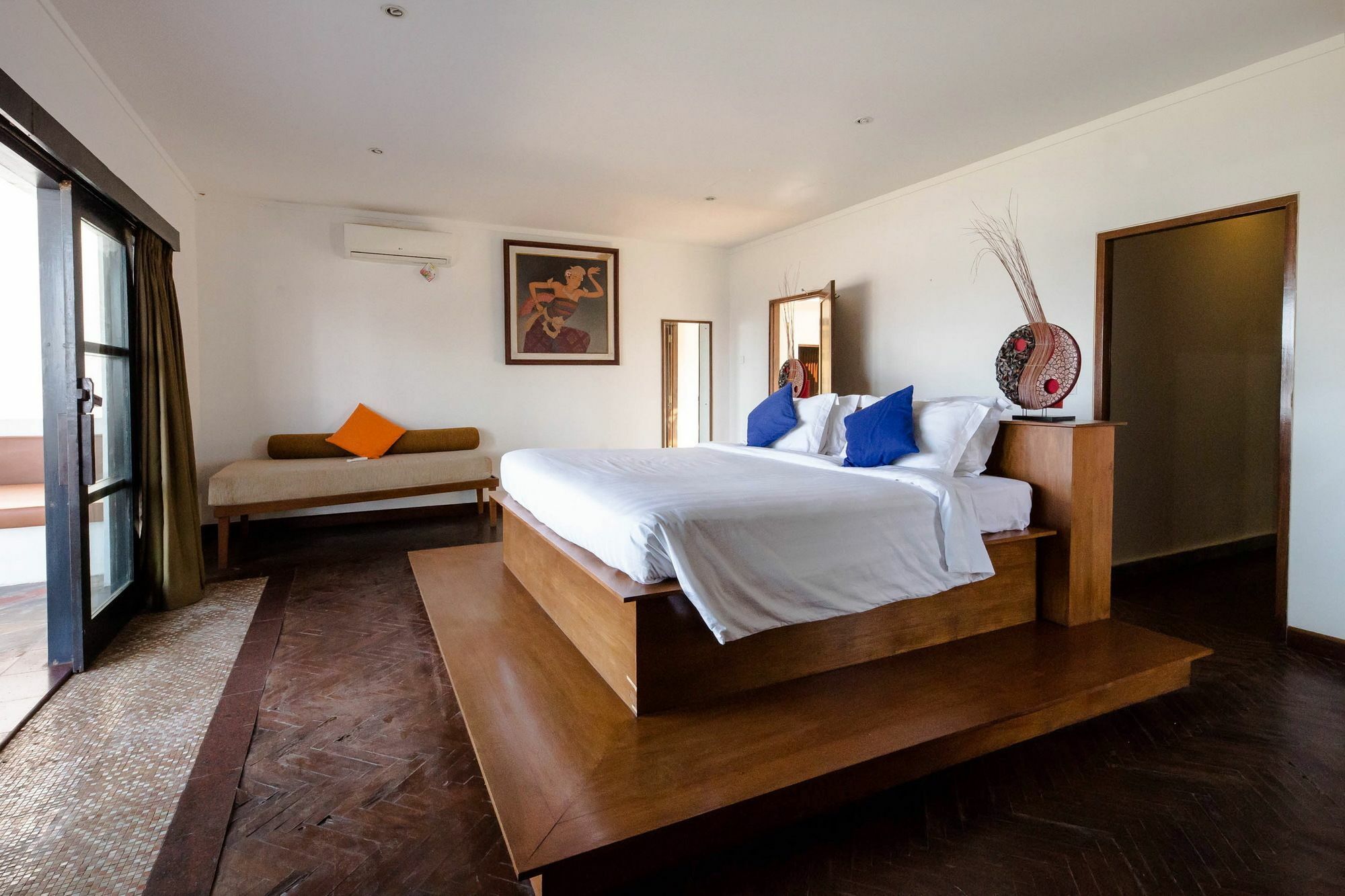 Suarti Resort, Villas & Gallery Ketewel Exteriör bild