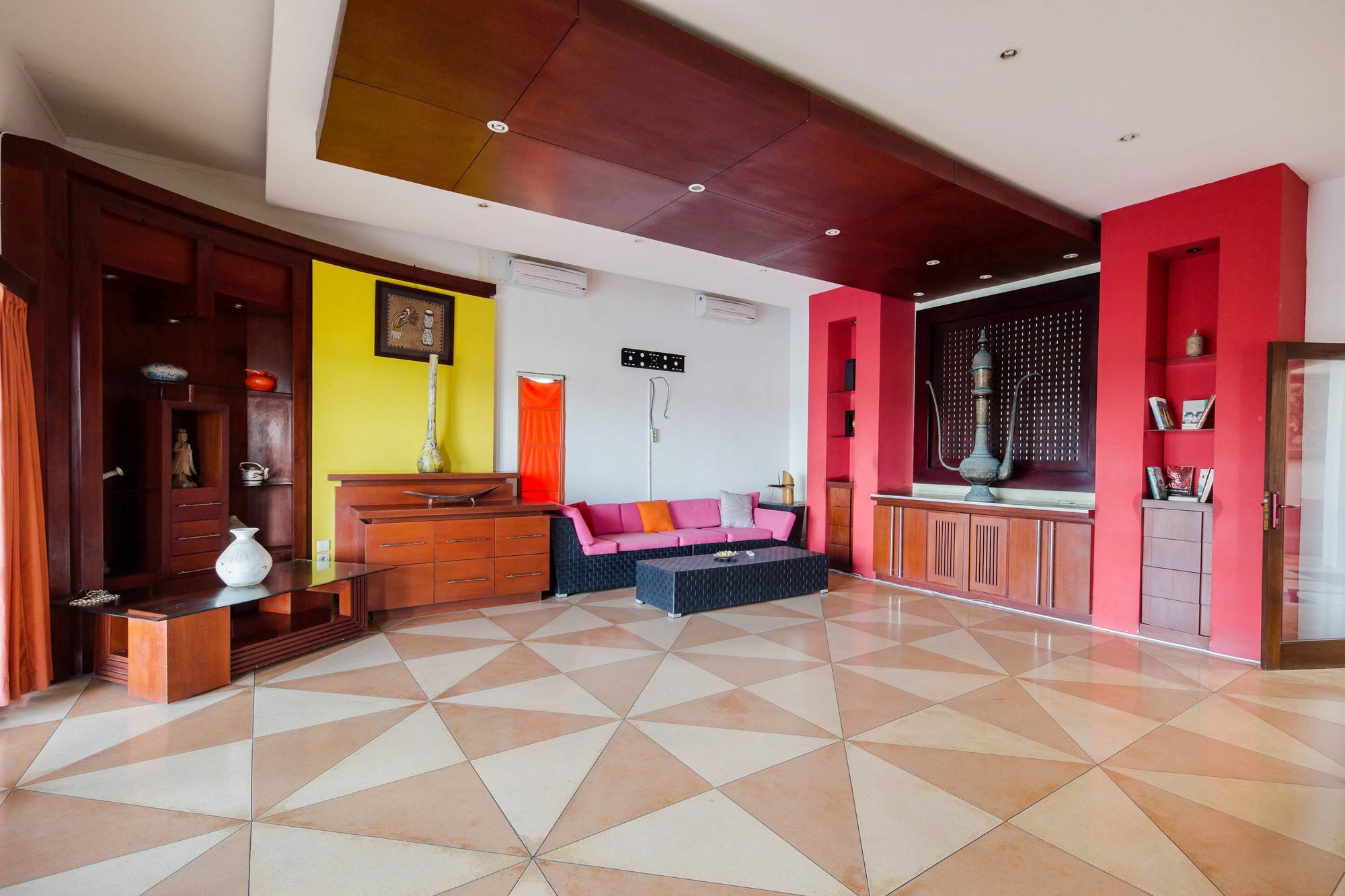 Suarti Resort, Villas & Gallery Ketewel Exteriör bild