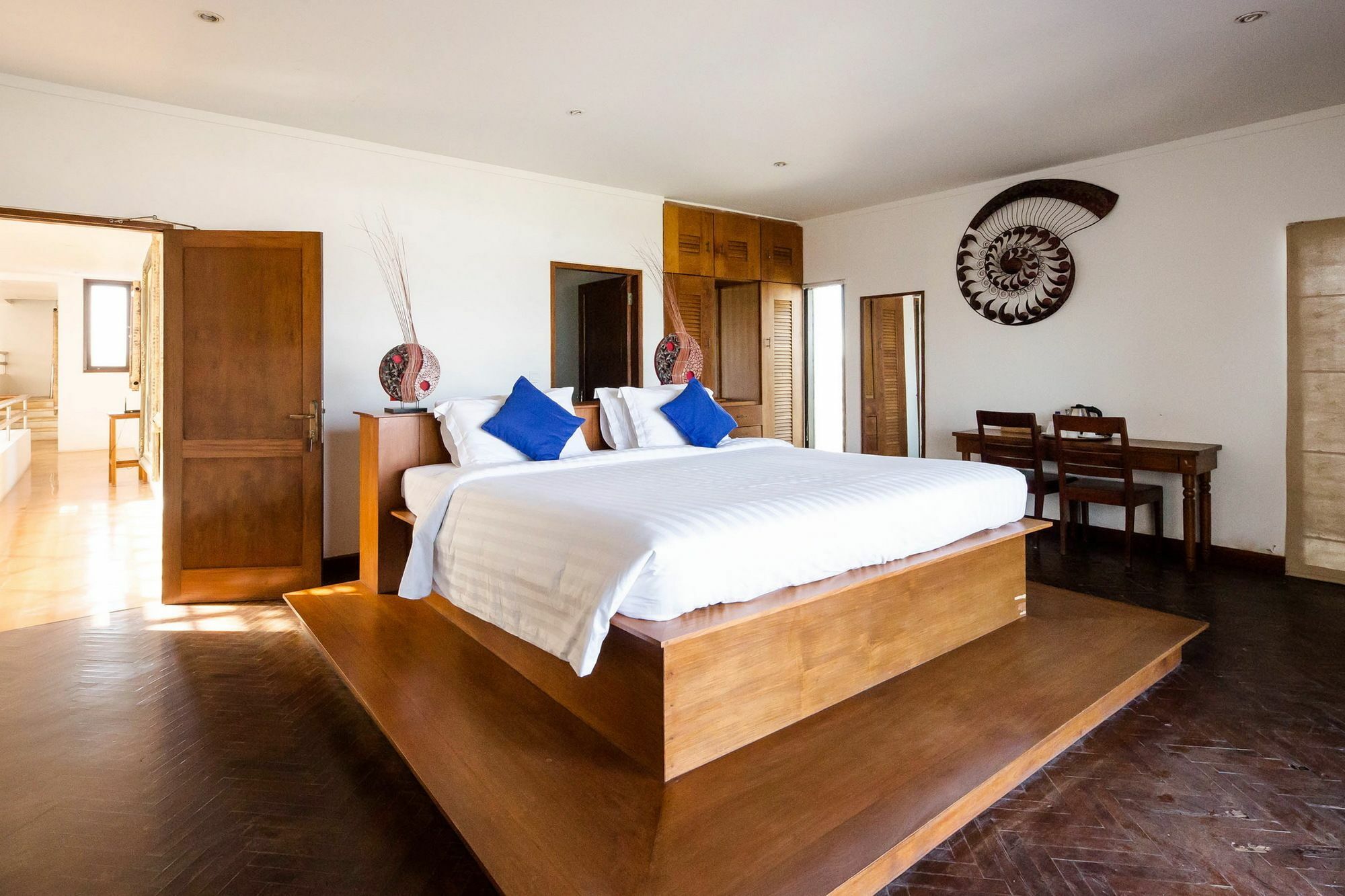 Suarti Resort, Villas & Gallery Ketewel Exteriör bild